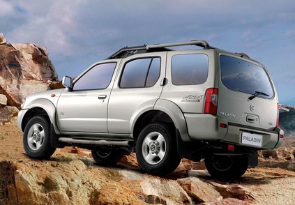 鄭州日產 帕拉丁 ZN6453WAG3 行政版 2006款