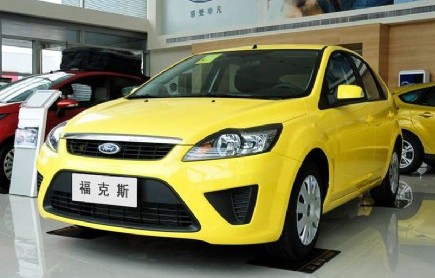 2013款經典?？怂箖蓭?.8L 手動基本版
